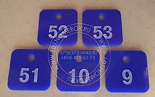 Номерки (бирки) для ключей №29. Номерки из синего акрила. Размер номерка 30х30 мм. Диаметр отверстия номерка 6 мм.