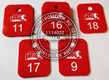 Номерки для ключей №10. Материал номерка - красный акрил 3 мм. На красном акриле прекрасно выглядит нанесение белого цвета.