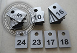 Номерки для ключей металлик №13 для раздевалки. Цвет номерка серебро. Размер 15х20 мм. Маленькие номерки часто применяются для браслетов.