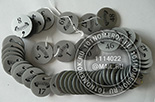 Номерки для ключей металлик №6 "футбольный клуб". Цвет номерка серебро металлик. Размер номерка д=30 мм. Нанесен номер и логотип.