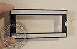 Табличка карман в виде рамки №103. Вид сзади на рамку. Видно защитное стекло 2 мм, оно приклеено к рамке с отступом внутрь.