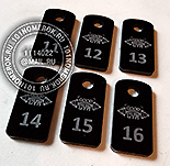 Бирки для ключей №4. Черный акрил 3 мм. Нанесение логотипа "GYM" на номерок - бесплатно.
