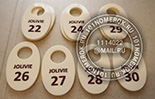 Номерки для гардероба №32 для спортклуба "JOLIVE". Приятное сочетание бежевого акрила и коричневой прокраски.