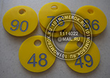 Номерки для ключей №36. Материал номерков - желтый акрил. Толщина материала - 3 мм. Нестандартный цвет прокраски - серый. На желтом фоне смотрится неплохо.